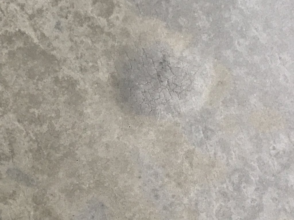 Tweet_tweet_rob's tweet photo. @Tapi_Carpets I'm still yet to have a phone  call from the manager. Payed out over £2000 and all I have to show is an uneven flooring https://t.co/7mA2s3wJ0S