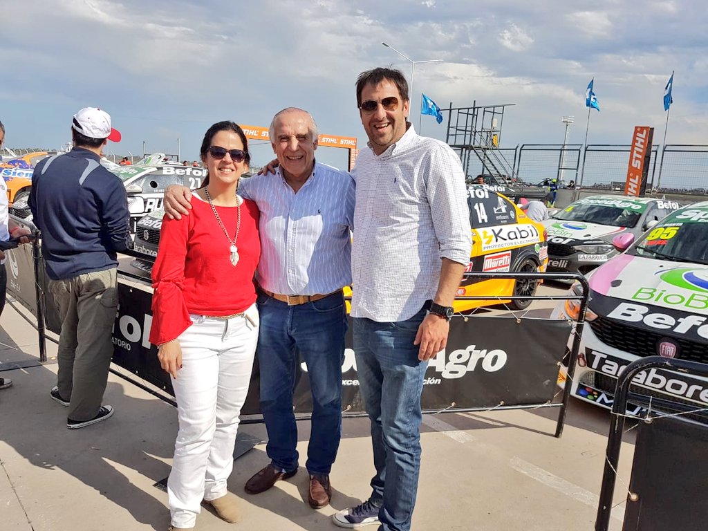 Expoagrocom's tweet photo. Expositores y el equipo de #Expoagro están presentes en el @SuperTC2000 en el predio ferial y autódromo de @SNCIUDAD. El lugar que en marzo se convertirá en la #CapitalNacionalDeLosAgronegocios #Expoagro2019 https://t.co/1zIlzYRHgr
