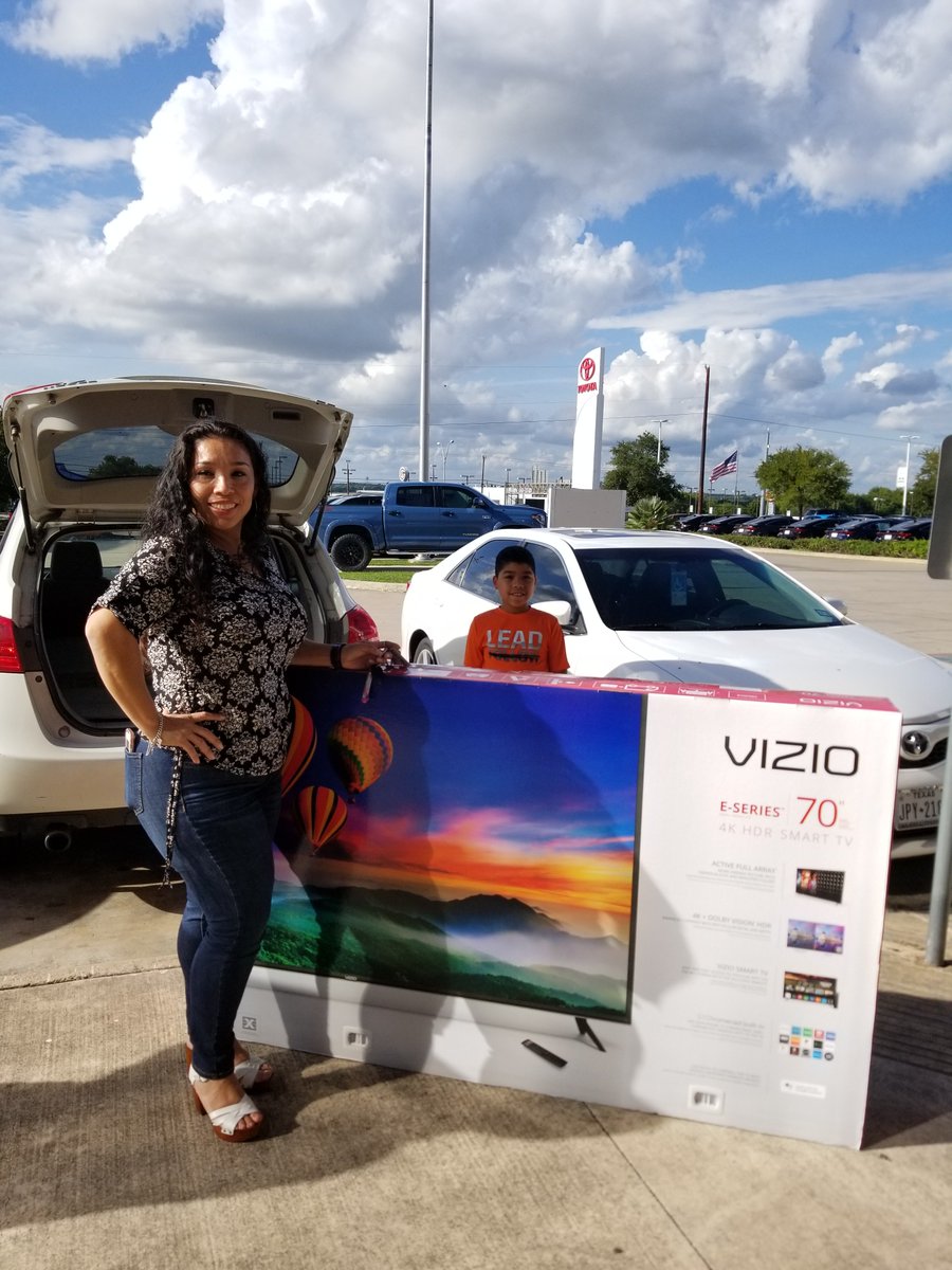 UniversalToyota's tweet image. This lovely lady was the winner of a 70 in. Smart TV from our Tailgate Giveaway! Congratulations!

#congrats #newtv #tvupgrade #giveaway #toyotasanantonio #usedtoyota #newtoyota #winner #awesomesauce #universaltoyota