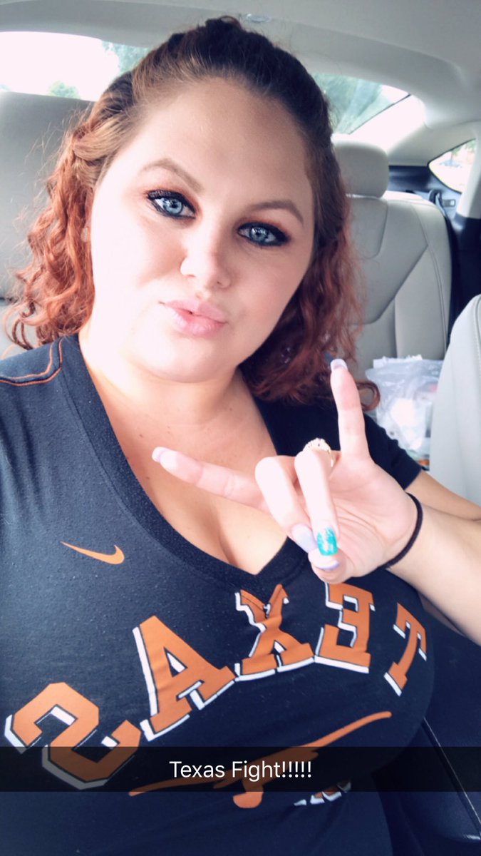 ElleBee1990's tweet photo. I will Forever be a Horns Fan!!! 48-45 but such and exciting end of the game #HornsUp #Owho #TexasFight #somuchforthatperfectrecordOU #TexasLonghorns #uglyendtothegame #InHermanwetrust #Dallasisabouttogetcrazy https://t.co/WJBX7XM3pT