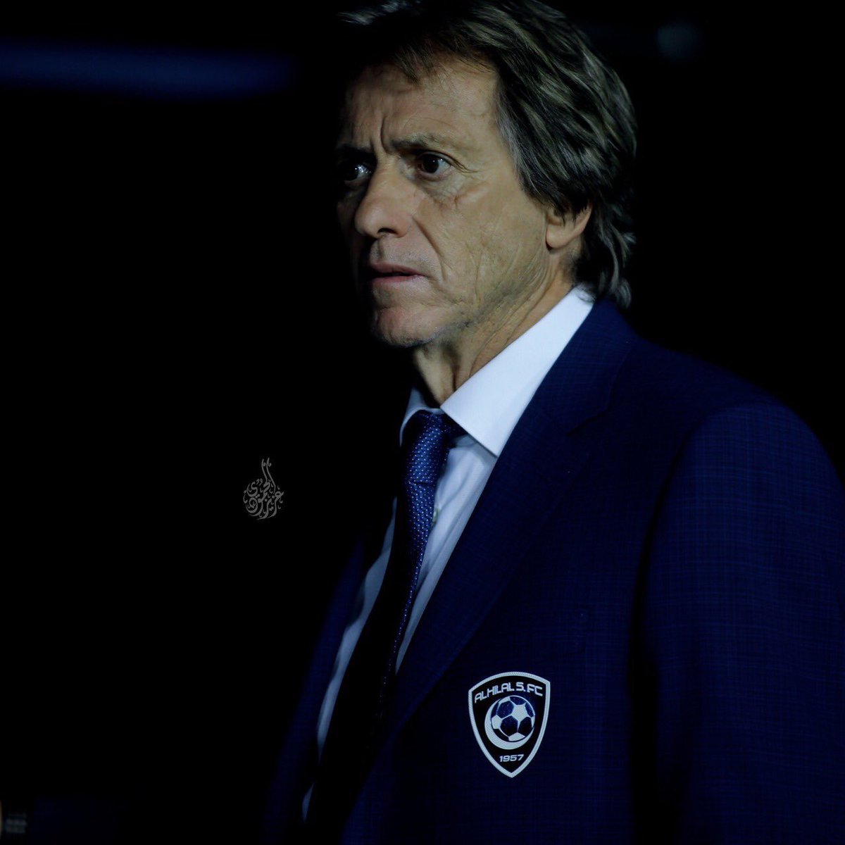 اقهروه في نفسه الليلة 

قبل المباراة بدقايق عفسو عليه تشكيلته 

#الهلال_الزمالك