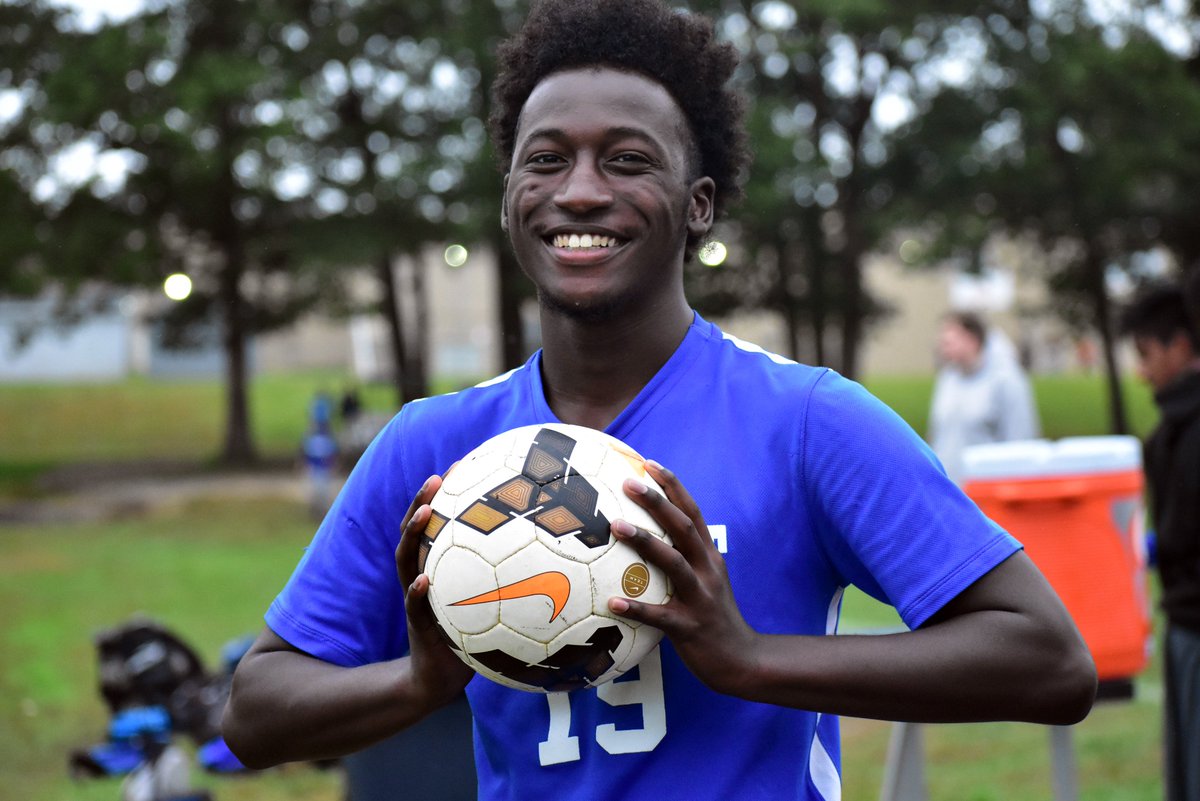GDsullysays's tweet photo. my man Jahlyll Barrow of @OHS_Boys_Soccer wanted to be Twitter famous. Here ya go! https://t.co/6dUyFVjbjT