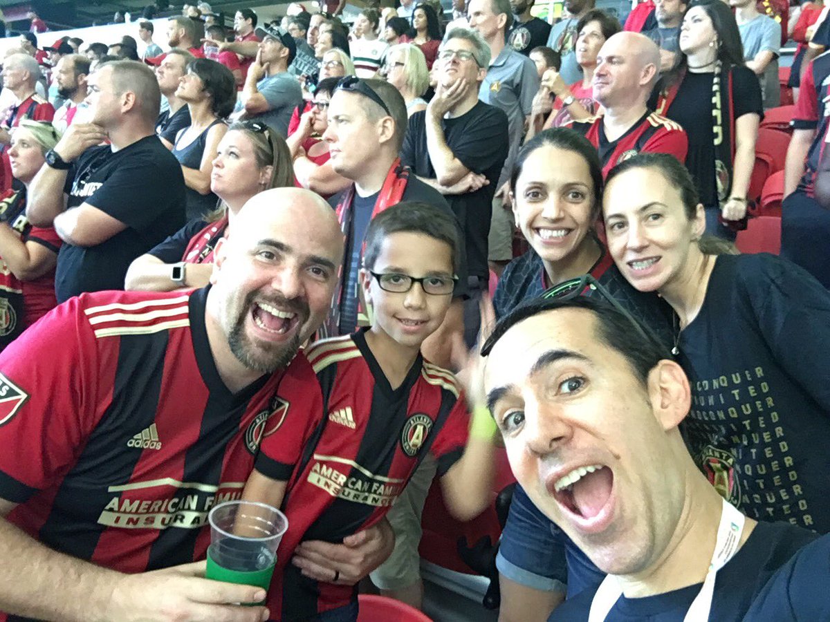 ferzugo's tweet photo. #ATLUTD 👍🏻🤙🏻 https://t.co/7eB9hhNV4x