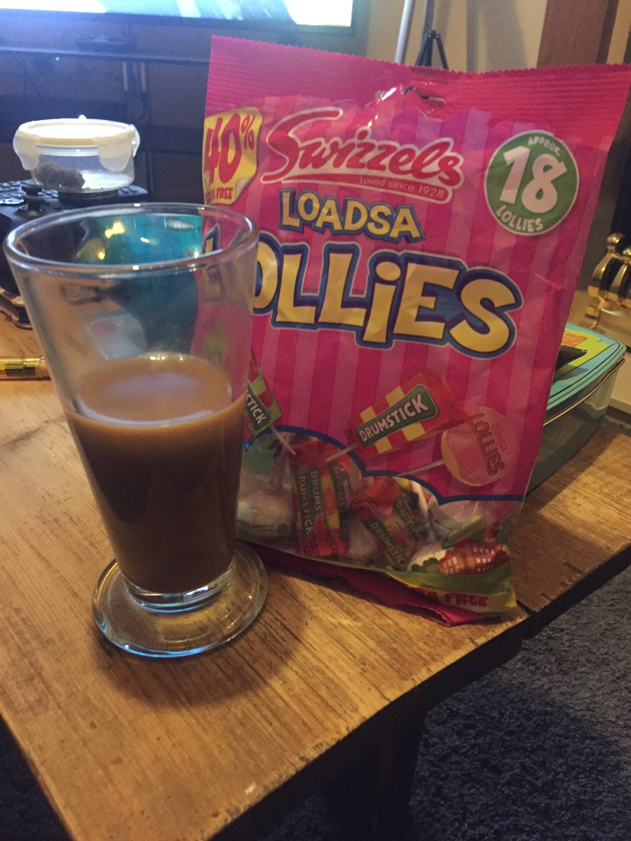 mikerobbo911's tweet photo. Coffee and sweets with the local beans @chlosuxx @DamnGoose16 can’t wait for the UFC tonight #KHABIBvsMcGregor #UFC #sleepover #gonnabealatenight #localgays #Coffee #sweets #sobernight https://t.co/XHdyjd1IWA