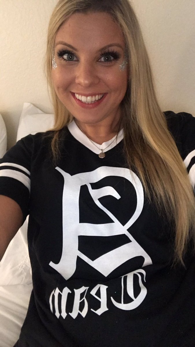 reputallison13's tweet image. @taylornation13 @taylorswift13 I wanna be your A team! I’m ready for night 2 and the last night of the US tour! Can’t wait to have the time of my life with Taylor and so many of my friends😍😭🐍💃🏼✨🎤🎉❤️ #reptourArlington