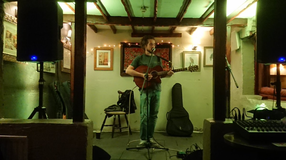 PerformersPints's tweet photo. Taylor Nathan a singer songwriter from Hertfordshire has just taken to the stage for @PerformersPints @RisingSunPotton. Brilliant vocals and original songs from Taylor https://t.co/fyofhaHg5W