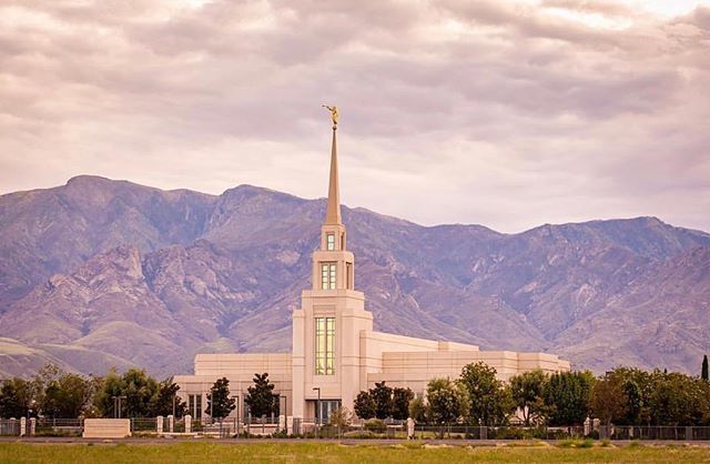 onetempleaday's tweet photo. Gila Valley, Arizona
PC: @s.jay.carter
#ldstemple #latterdaysaints #mormon #ldstempleaday #gilavalleytemple https://t.co/iiiv3nOFx1 https://t.co/22CLw1YQS4