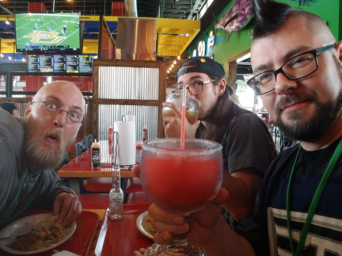 Nefarious_Wes's tweet photo. Taking a lunch break from #Vincon with @mhgamehunters and we stumbled upon free food and booze! Today has been pretty sweet. https://t.co/FXiHqM2fDf