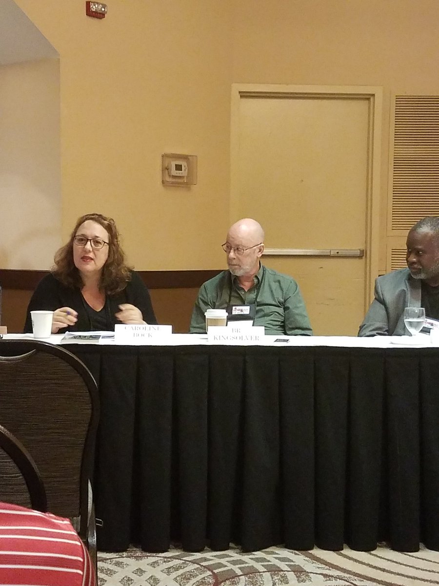 TichaB's tweet photo. Speculative fiction panel. Do you see a trend? #mdc3con #amwritingfantasy https://t.co/hZizP9UVmQ
