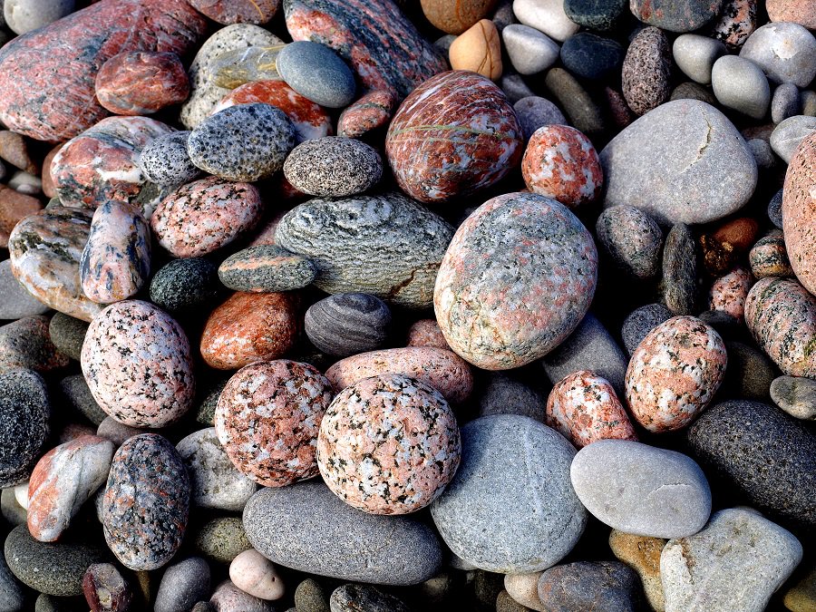 The Bunkhouse is a great location for exploring Iona. Read about a walk to the amazing St Columba's Bay bit.ly/2E2jsJE