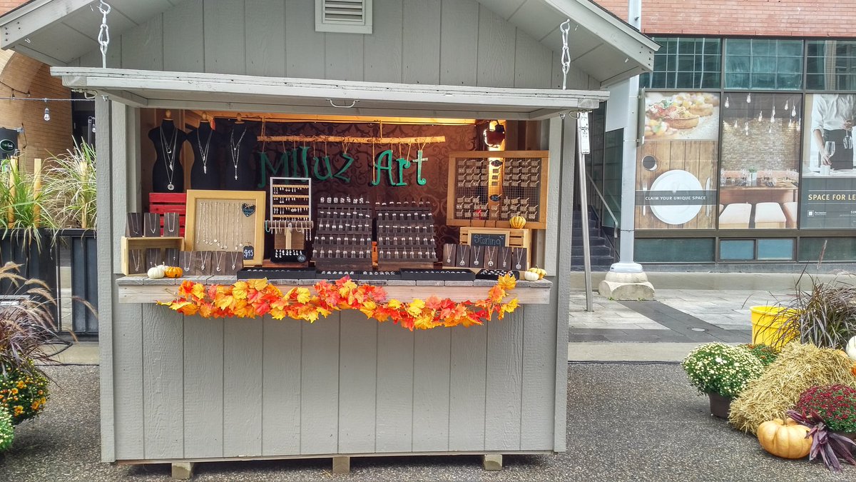MiluzArt's tweet photo. #Oktoberfest Happy Thanksgiving, Canada #thanksgiving https://t.co/ASfDfbZWqx