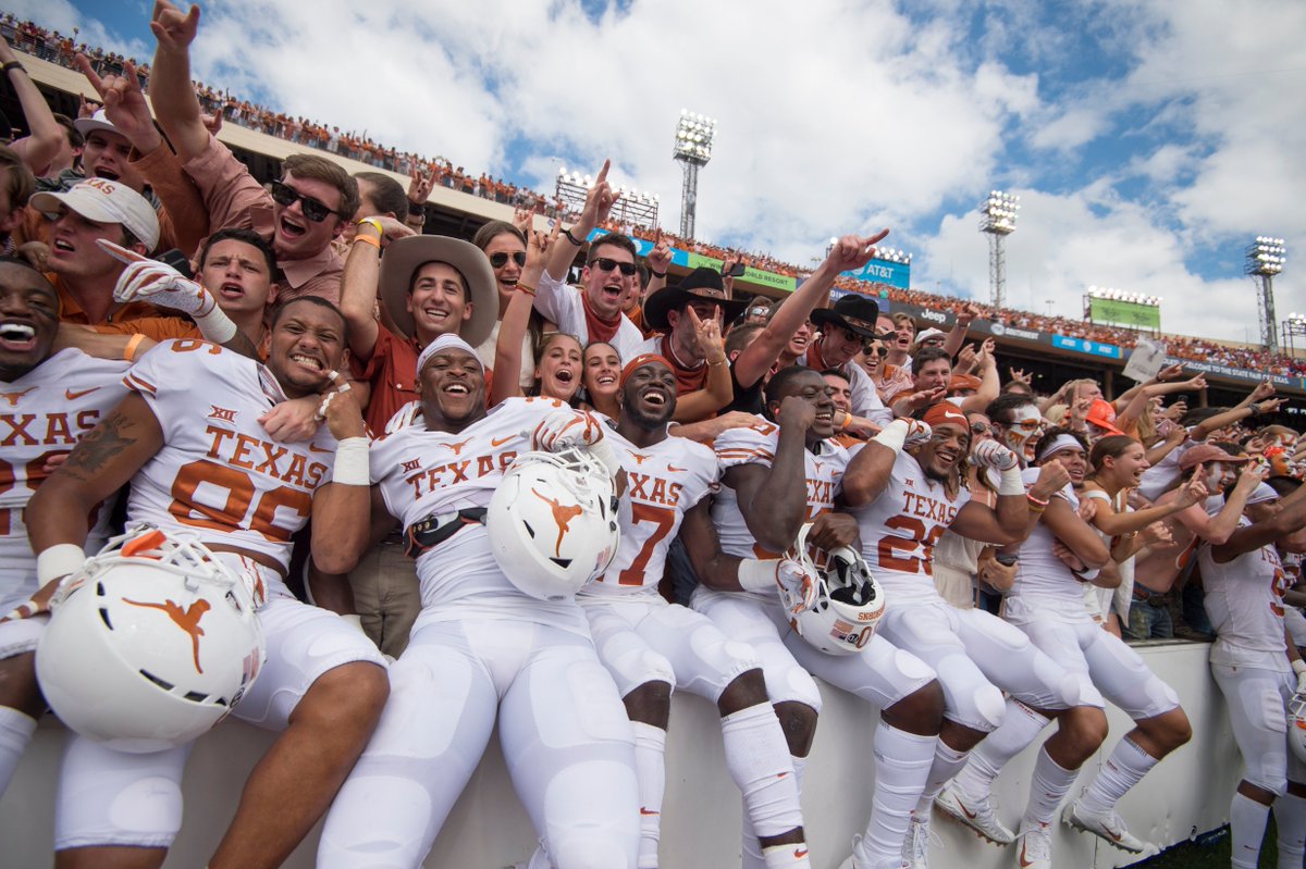 TexasLonghorns's tweet photo. How y'all doin'? #HookEm🤘 https://t.co/OVkxYukwWT