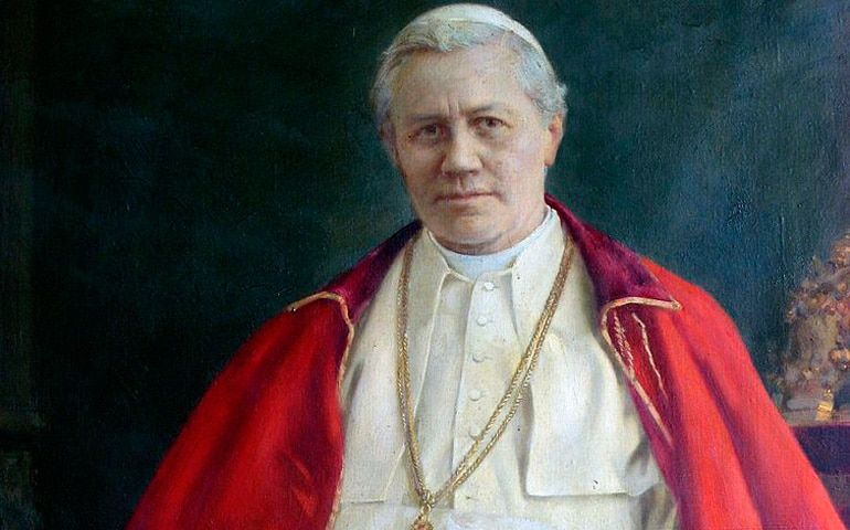 ''Lo que está mal, está mal aunque lo haga todo el mundo. 
Lo que está bien, está bien aunque no lo haga nadie'', San Pío X.