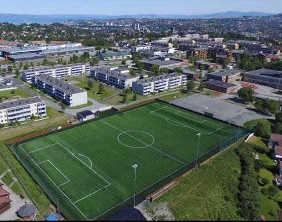 Fotballbaner's tweet photo. 372. Hallset kunstgress
Nationalkameratene SK
Hallset, Trondheim
Trøndelag
#norfb https://t.co/KVzhFlNne2