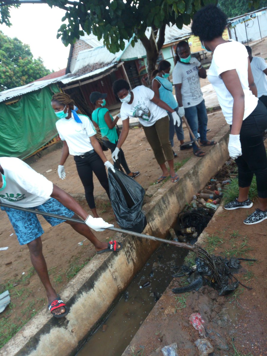 Otuvictor001's tweet photo. All about patriotism
#GreenIndependenceCleanup
#patriotism
#makurdi
#Volunteer
#Team_Clean
@UNEnvironment @acinigeria @DevTrainNg @houseofhilkiah @CyprianOrtese @P_wang2 https://t.co/Ukq2S70hgX