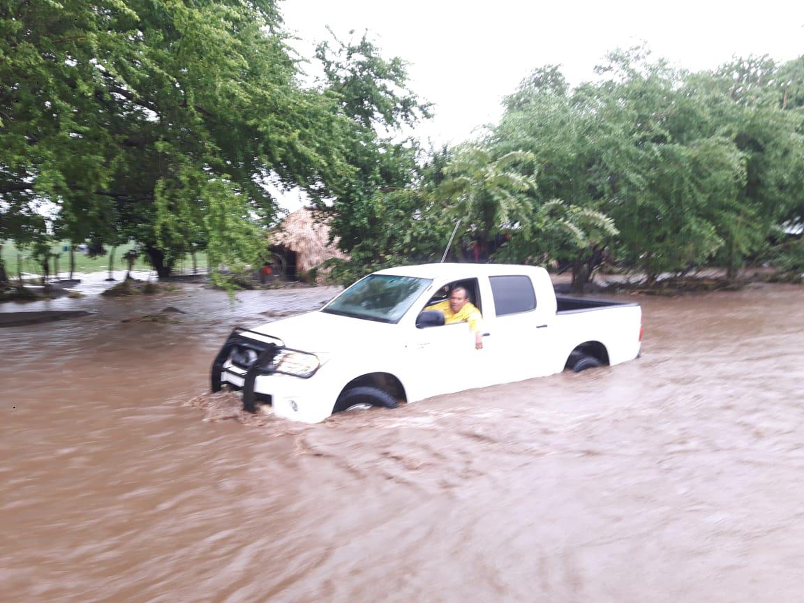 UNEN_Nacional's tweet photo. #ReporteUNEN | #AlertaAmarilla ⚠️ | Autoridades brindan apoyo en la localidad de Cabo de Hornos Cosigüina. https://t.co/2ZKosXWsmx