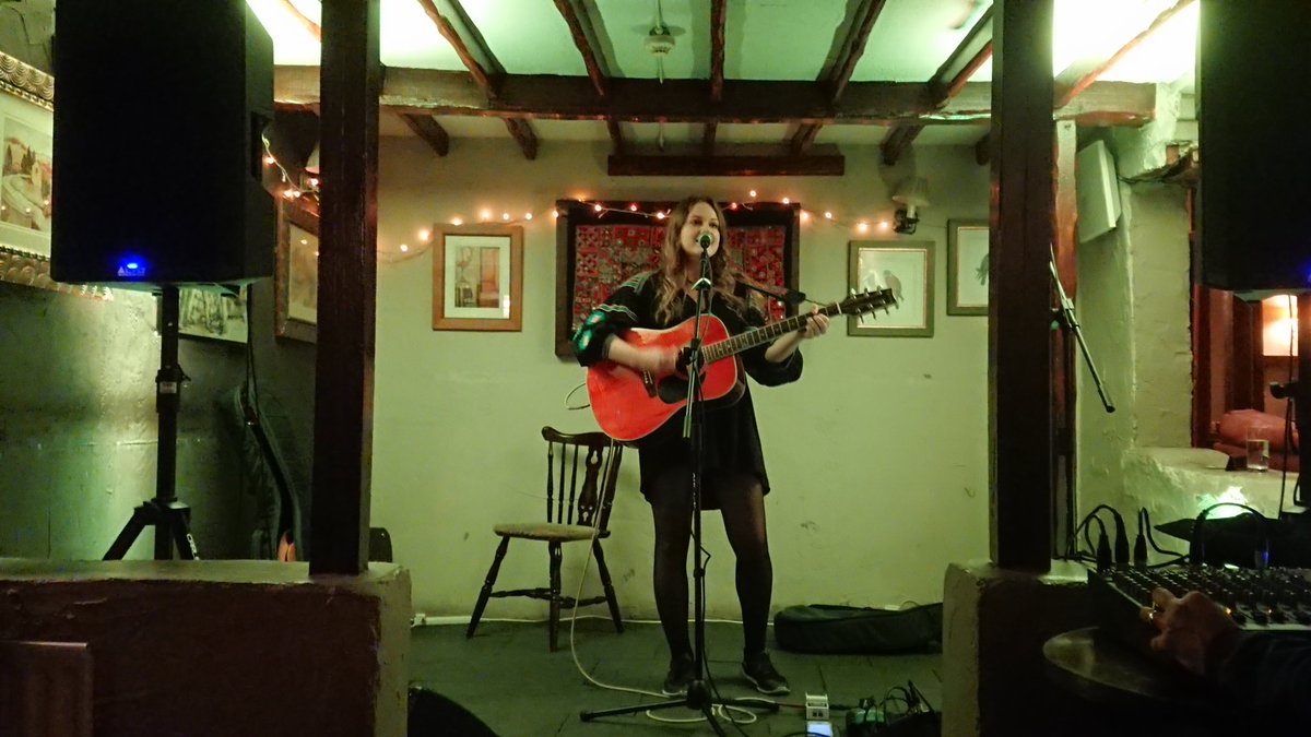 PerformersPints's tweet photo. @KaityRaeMusic a singer songwriter from North London has just taken to the stage for @PerformersPints @RisingSunPotton. Stunning vocals and original songs from Kaity https://t.co/64CuxtIEbl