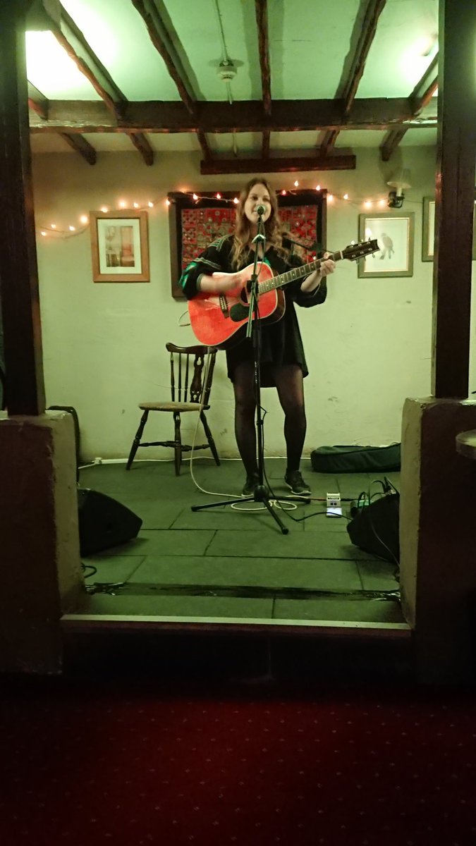 PerformersPints's tweet photo. @KaityRaeMusic a singer songwriter from North London has just taken to the stage for @PerformersPints @RisingSunPotton. Stunning vocals and original songs from Kaity https://t.co/64CuxtIEbl