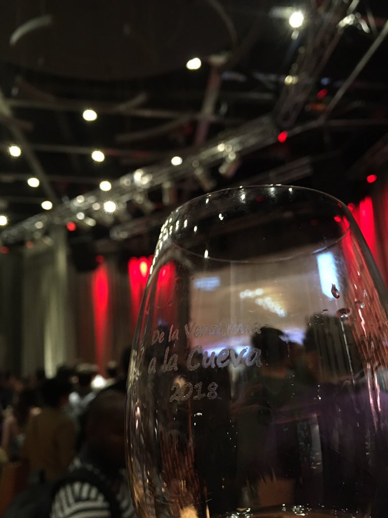 FacundoFormica1's tweet photo. #DeLaVendimiaALaCueva grande @VinotecaMRWines por este gran evento!! Ricos vinos e info de primera mano sobre lo que se viene https://t.co/MxZtEEcyVG