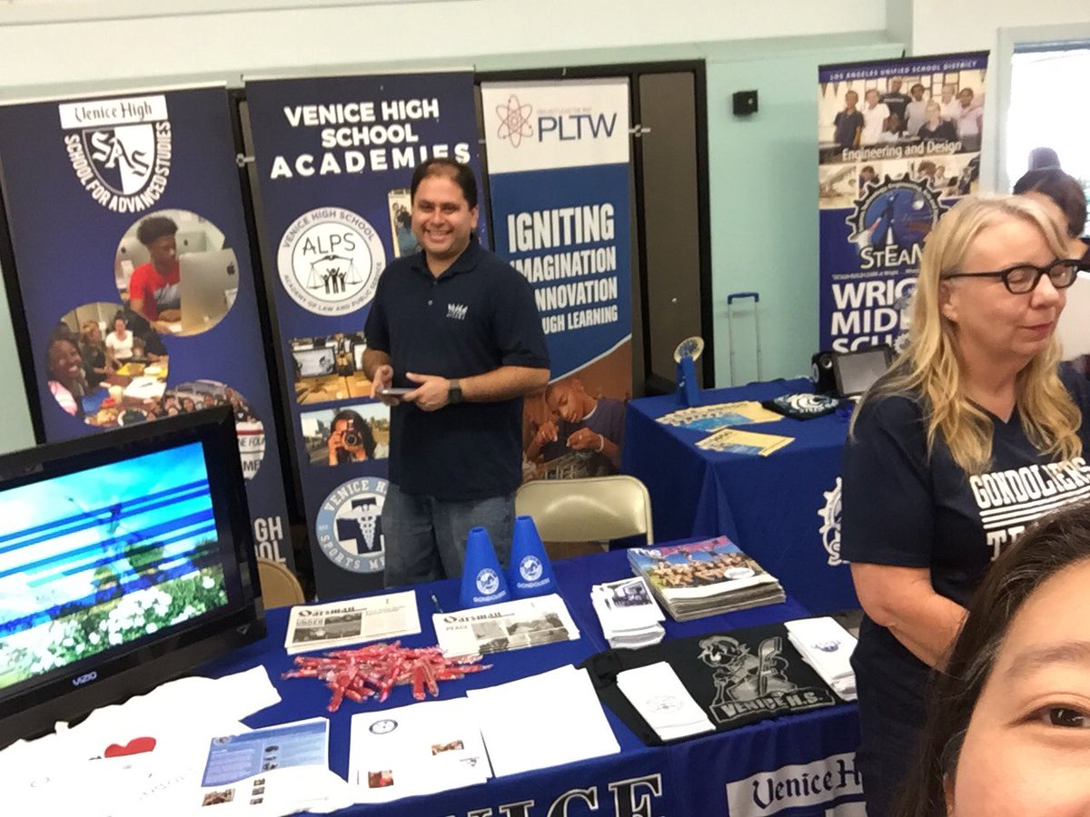 vhsWLGS's tweet photo. Gondo Staff working on Saturday promoting all the wonderful programs we have at #VeniceHigh Thank you to #webstermiddleschool and @LAUSD_LDWest for hosting a great informative event for our future families. #GondoPride @VeniceOarsman https://t.co/Fc85QZ2Bmm