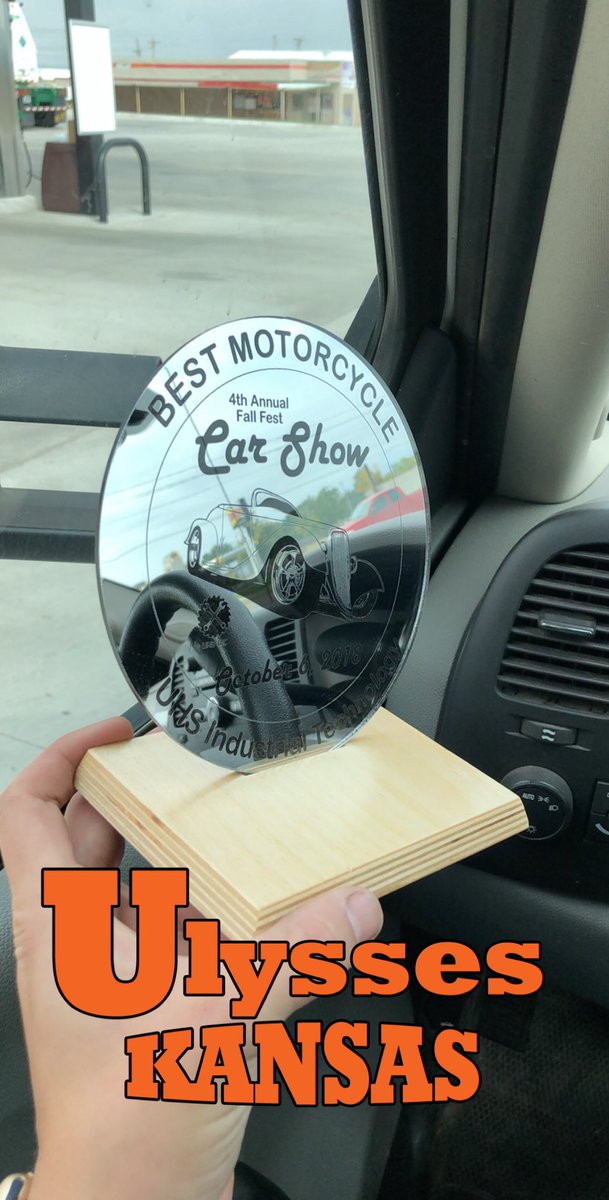 IndustrialSCCC's tweet photo. Thank you, @UlyssesHigh, for having us at your 4th Annual Fall Fest Car Show! Your Industrial Arts Club students are respectful, helpful, &amp; engaged! You have some of the best Industrial Arts instructors around too! #bestmotorcycle #partnersineducation @Ulyssessupt @SCCCLiberalKS https://t.co/KTK10H2OJI