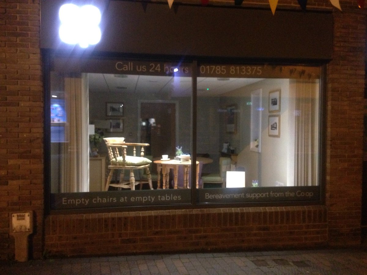 paulfuneral's tweet photo. #emptytables had to just check out the window display after dark. What do you think ? @CoopFuneralcare @HoldingDear_ @leecotton_coop @coopukpress https://t.co/76eN591G9G