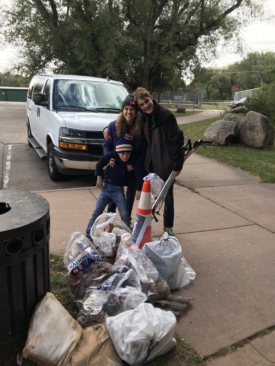 jodizim68035187's tweet photo. #creekweekcleanup proud to give back to our community 😍 https://t.co/87nZsPCBSm