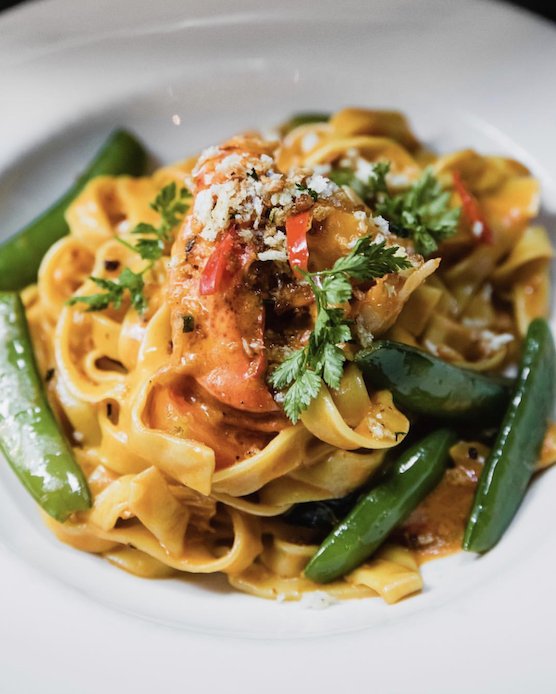 Have you ever wanted to enjoy our Lemon Tagliatelle alla Aragosta with lobster, sugar snap peas, fresno chili, preserved lemon and lobster brodo from the comfort of your own bed? If so, you're in luck because Casa Nonna is now on <a href="/UberEats/">Uber Eats</a>! Get ordering! | 📸 @ infatuation_nyc