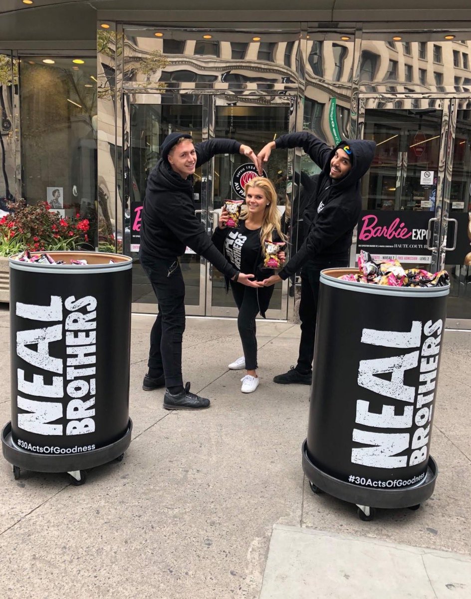 nealbrothers's tweet photo. #30ActsOfGoodness Bonjour Montreal! Avez-vous faim? The #NealBrothers are here to save the day!
#SoGoodTogether #NealBros #giveaway #Montreal #Canada https://t.co/iI2tyALmCJ