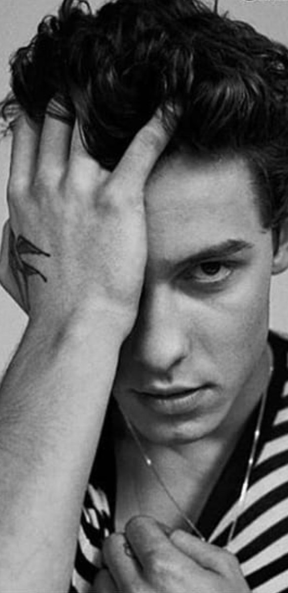 _LoveForShawn_'s tweet photo. RT TO VOTE FOR THIS LIL LOVELY #ShawnMendes #TheAlbum #PCAs Damn i need to get a life......
Ohh wait got one @ShawnMendes 🤤🤤🤤❤❤😘  😂😂😂 https://t.co/hM4R9DwuVN