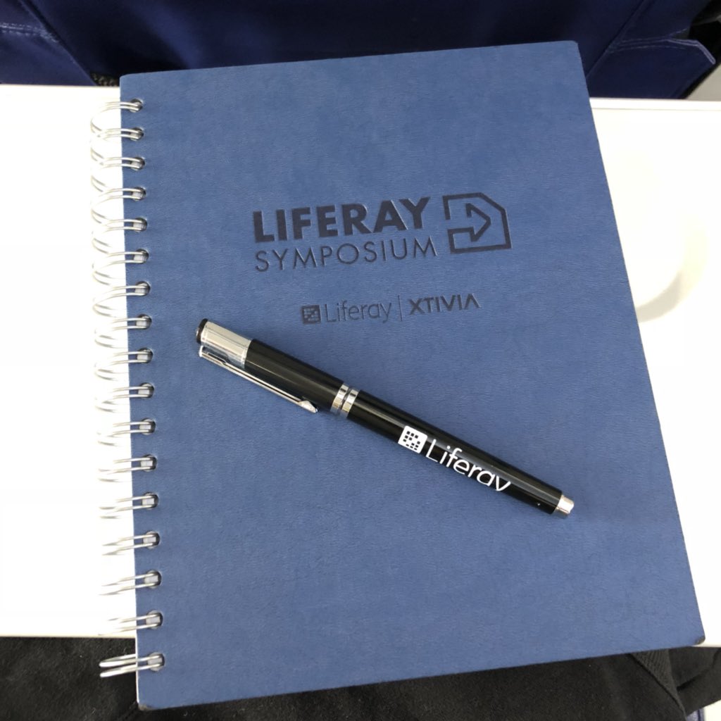 MickiKaHo's tweet photo. Had an early morning flight for #LSNA18 today.
Packing list essentials
✅ fresh ginger & lemon for h20
✅ gummy worms
✅ wipes for the germy tray tables
✅ @Liferay / @XTIVIA notebook for all the last min things I think of - this thing is pretty handy 😄 https://t.co/gl5KhF0QA4