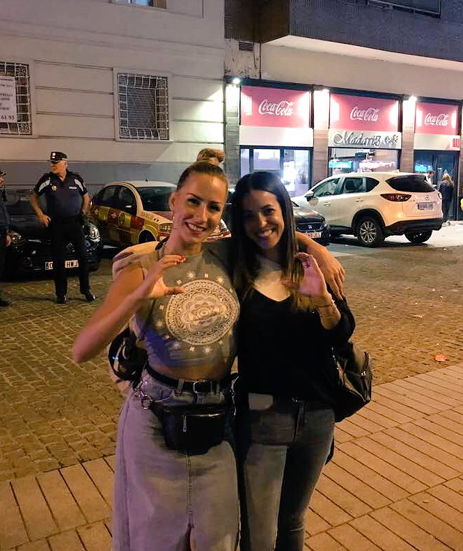 _RebeQueen's tweet photo. Porque pronto siempre llega 😏 c clebeca 🤣🧡🧡 #RebeQueen @Claudia_FAB18 clonis https://t.co/nWUPKPEkZA