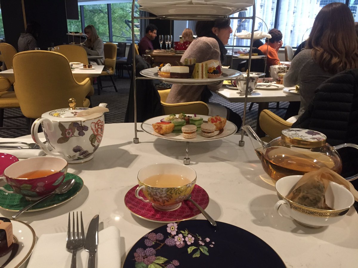 wendynather's tweet image. A glorious afternoon tea with @martijn_grooten  — what a nice way to cap off #VB2018 in Montréal