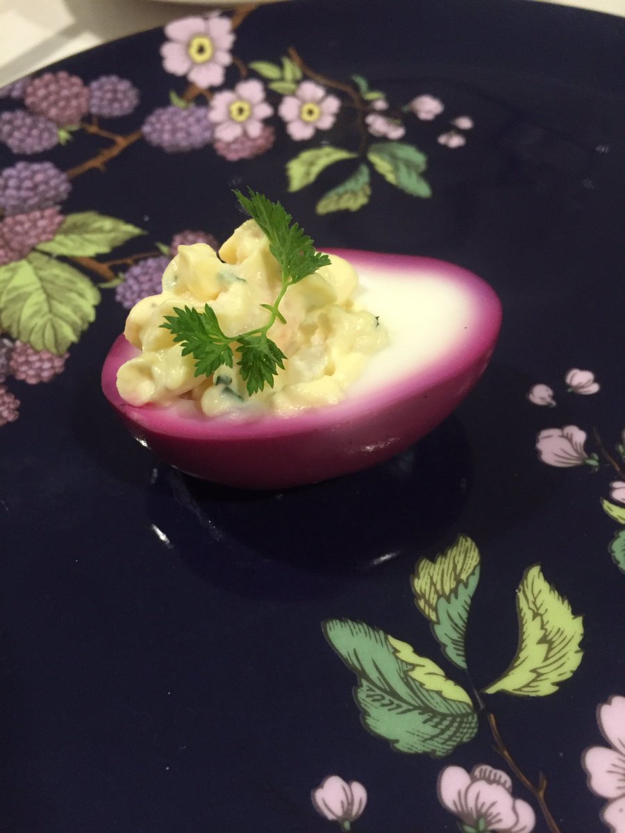 wendynather's tweet image. A glorious afternoon tea with @martijn_grooten  — what a nice way to cap off #VB2018 in Montréal