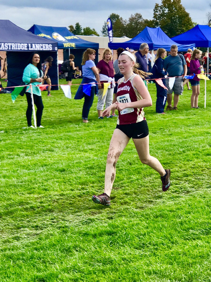 MendonXCTF's tweet photo. Jess Robinson leads the way with a huge individual win, 6 in the top 10, team-score near perfect in the Varsity B Race at Midlakes Invite! @PCSDAthletics #vikinginvasion #PittsfordPride https://t.co/1BxZ1bPKVA