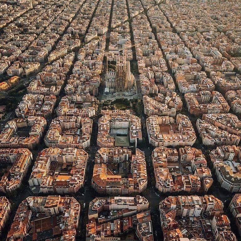 PeruGeo's tweet photo. Barcelona, una de las ciudades mejor diseñadas y construidas. Ejemplo de planificación, arquitectura e ingeniería.

En Geo Perú deseamos un Perú donde la construcción se formalize y que podamos ser un ejemplo para todo el mundo.
Queremos ser la primera piedra para tal cambio. https://t.co/4TODYhgRwW