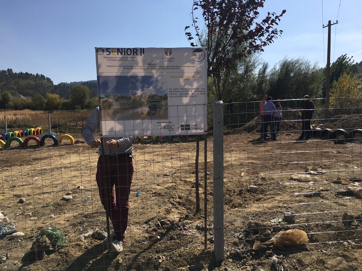 Today we had fun working for the #colors of Park of Miras and #treeplanting. A #socialinnovation for local community, kids and local administration of #Devoll municipality to be together. Thanks to <a href="/SENiOR_II_Alb/">SENiOR II Albania</a>, <a href="/rec_albania/">REC Albania</a> and <a href="/SwedeninAL/">Sweden in Albania</a>