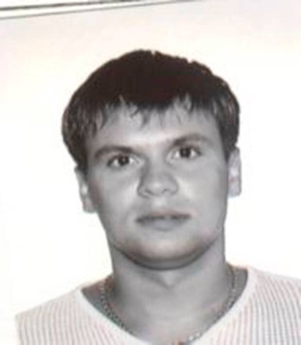 combat_boot's tweet photo. All these Anatoliy Chepiga photos that are appearing on internet? Each new one is starting to look less like the previous? #FakeNews #FalseFlag #anatoliychepiga #chepiga #Skripal #GRU https://t.co/HKcGdp4Wf4
