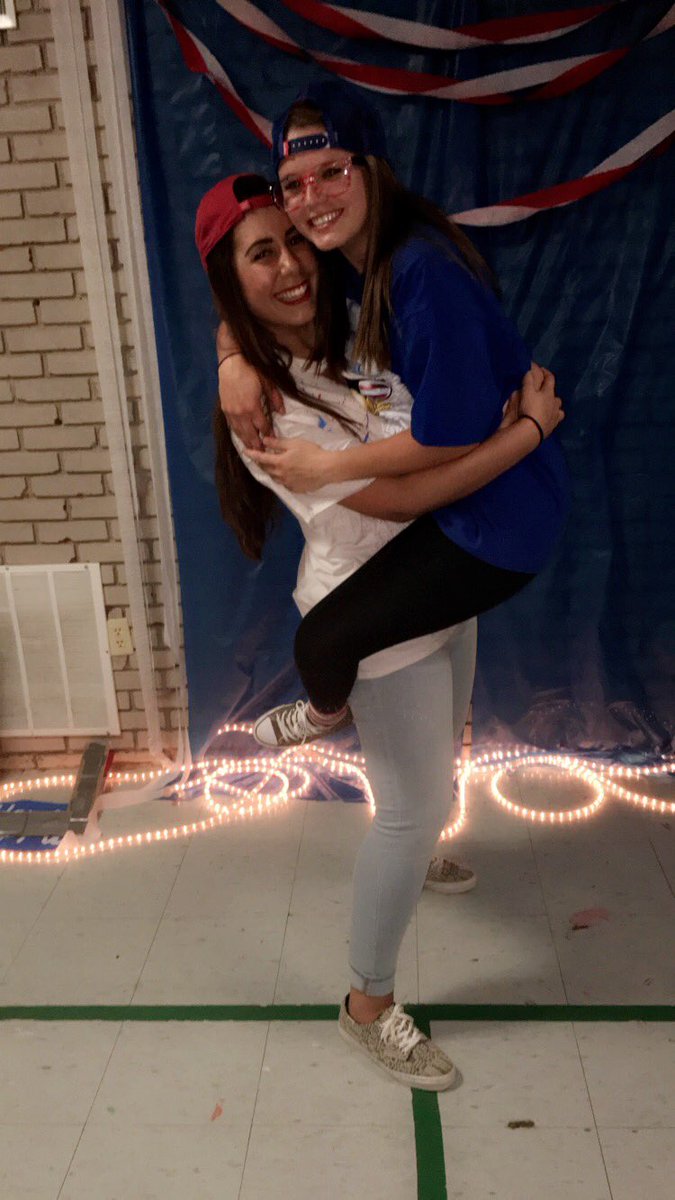 emilyfolk1's tweet photo. @katievallone happy birthday to an amazing person! loveeee you 💛💛 https://t.co/v1Qk0sbXAP