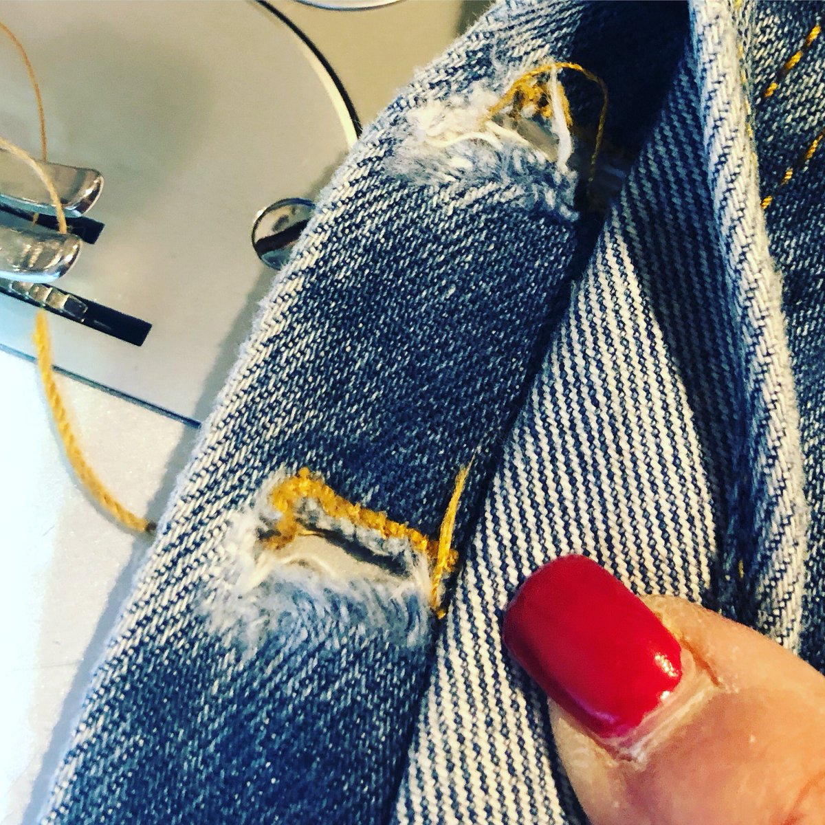 denimrepaircom's tweet photo. Busted bottom hole, we got you. Send in your jeans today #denimrepair #repairdenim #jeansrepair #repairjeans #vintageclothing #vintagejeans #jeans #denim #selvedge @LeviStraussCo https://t.co/IET8W8W4Oj