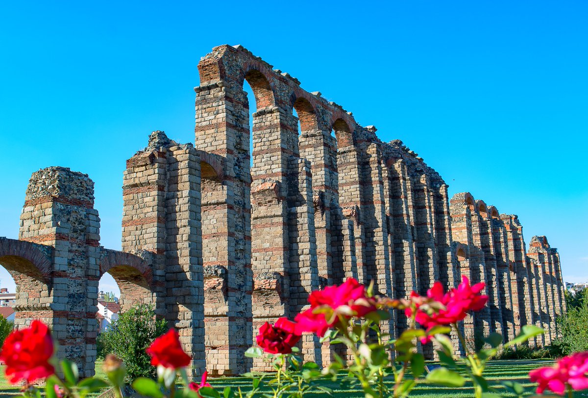 Octubre en Mérida <a href="/MeridaMonumento/">Patrimonio Humanidad</a> <a href="/ayto_merida/">Ayuntamiento de Mérida</a> <a href="/AmarExtremadura/">Amar Extremadura</a> <a href="/extremadura_s/">secretos extremadura</a> <a href="/SoloExtremadura/">Somos Extremadura</a> <a href="/Turismo_DipCC/">Turismo Provincia Cáceres</a> <a href="/cacerespasado/">Conoce Cáceres // Cáceres en el Pasado</a> <a href="/planvex/">planVE guía de ocio</a> <a href="/Extremadura_tur/">Extremadura Turismo</a>