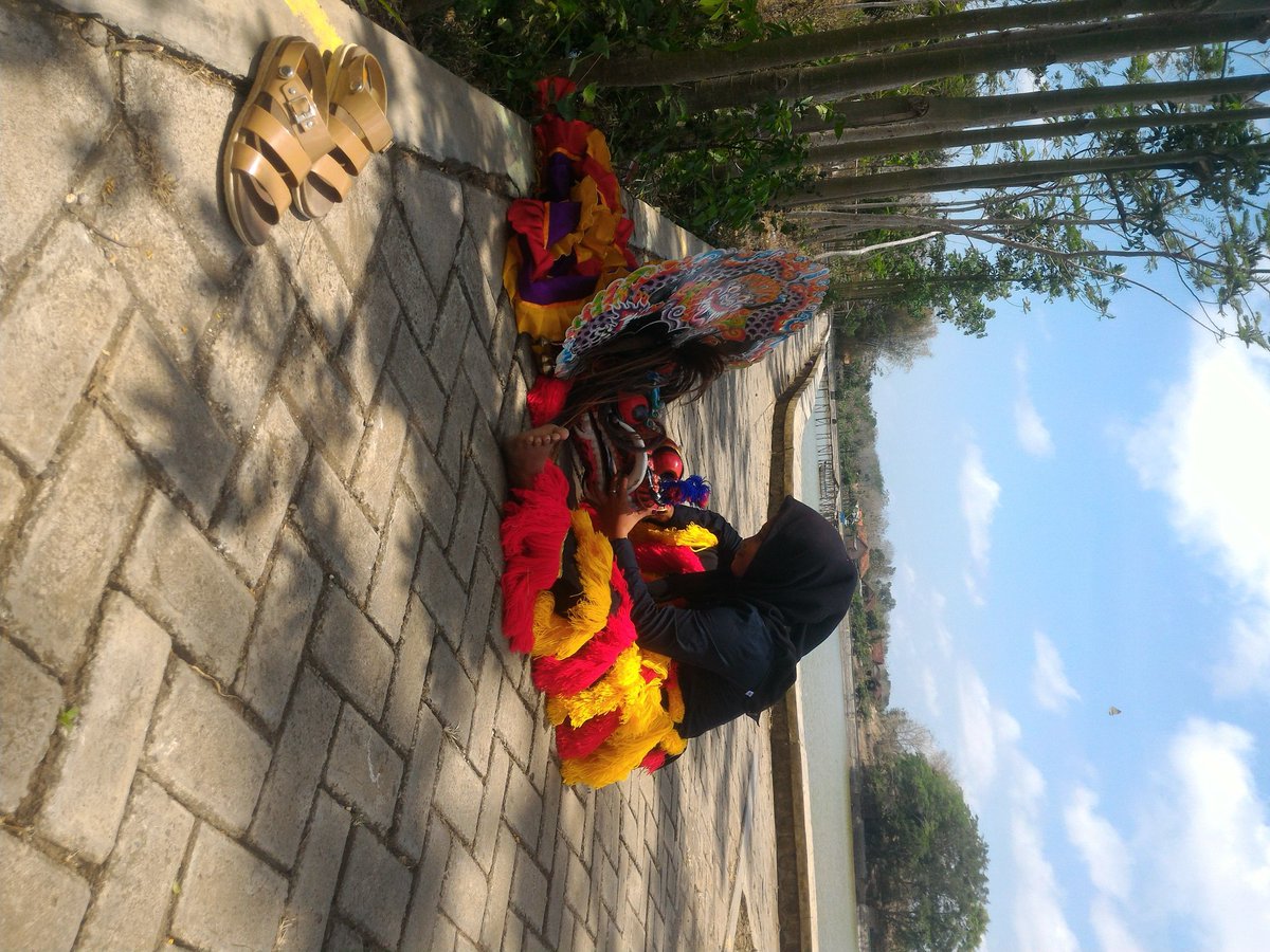 TIARADA5's tweet photo. 😆😆😆sok jadi model 😂😂😂 https://t.co/g0p6a38LPX