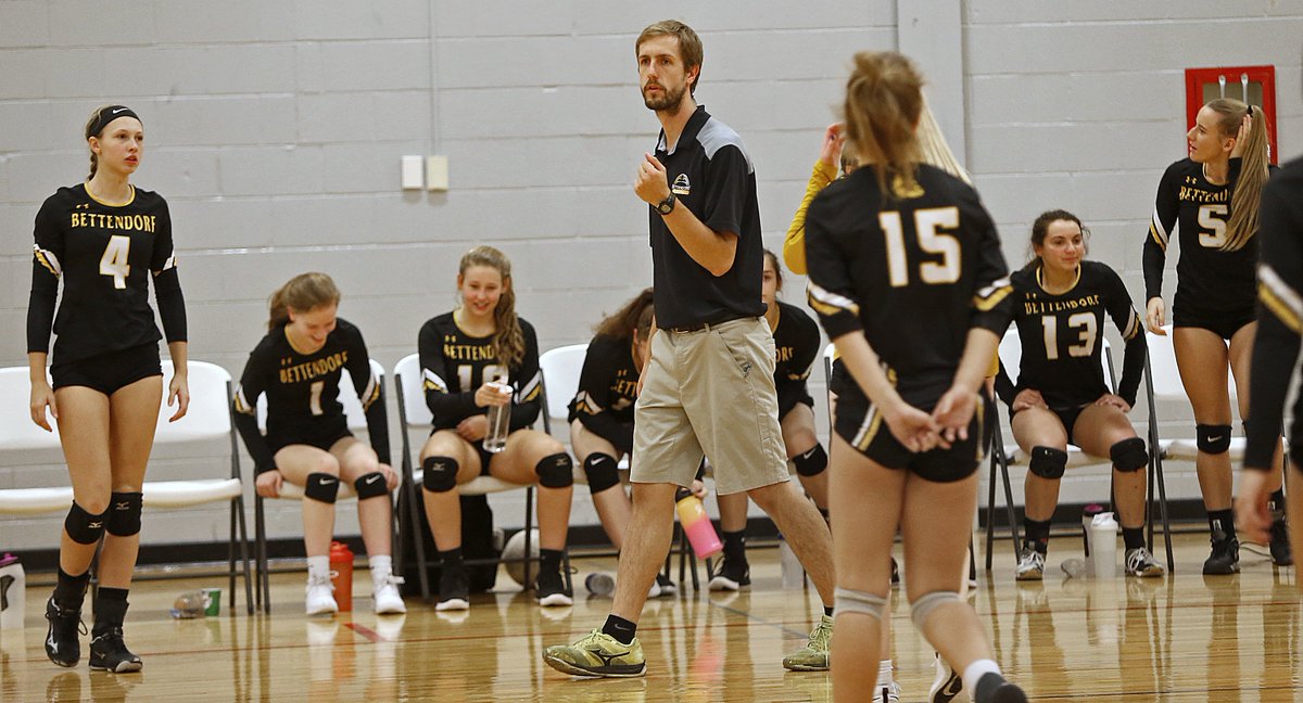 jeffcook58's tweet photo. The Bettendorf Bulldogs win the North Scott  High School Sophomore Volleyball Invitational in Eldridge, Iowa.    @BettAthletic https://t.co/jDKocfAQAC