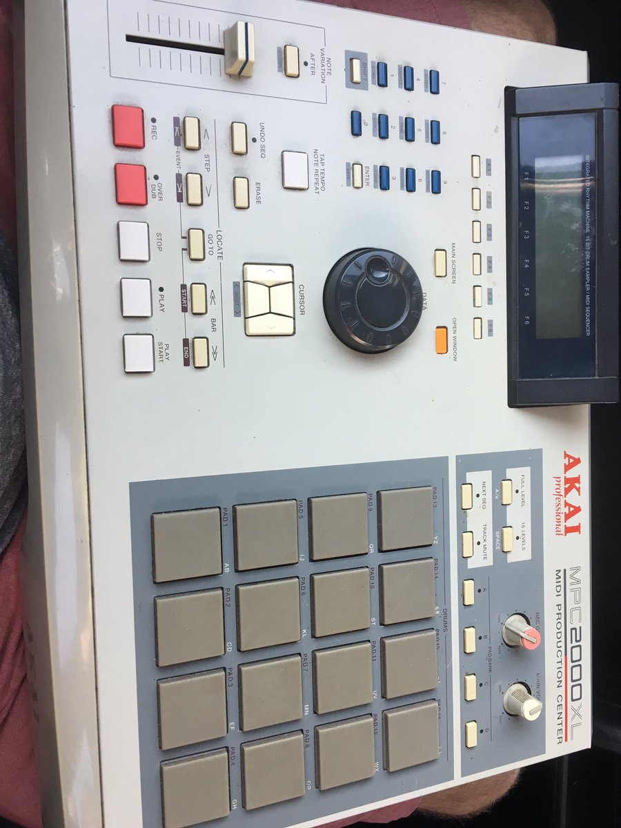 melancholy queen bea (melancholyqueen) Twitter