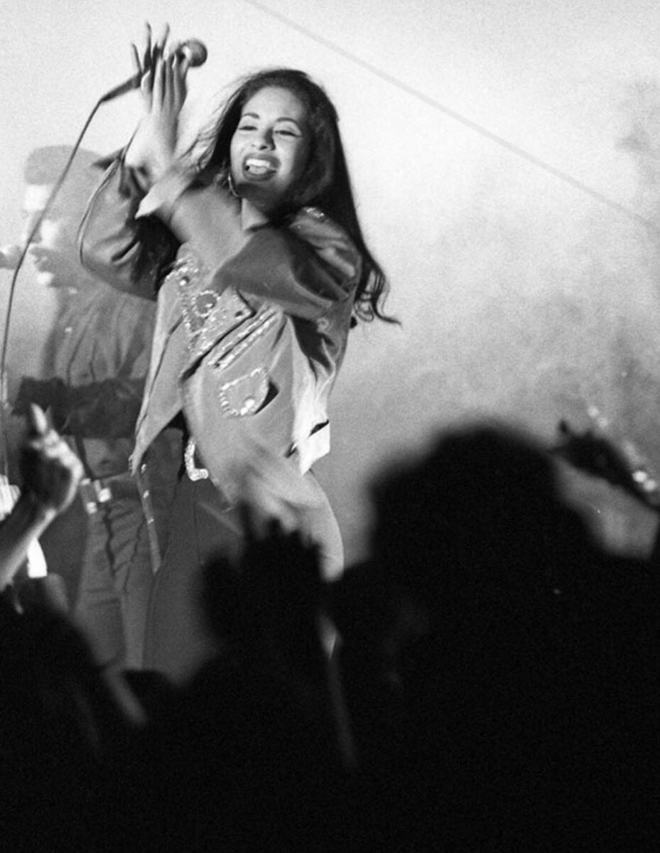 Hey guys I can't believe that my account was abandoned omg
I missed this a lot! and especially to Selena every day ❤