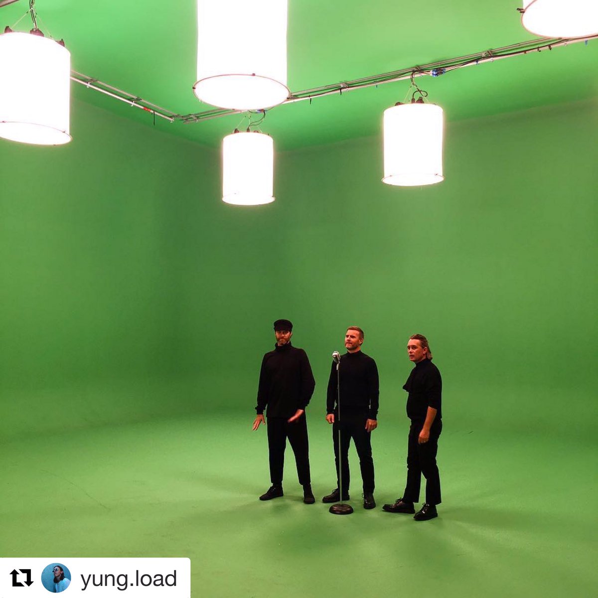 MarkOwenLive's tweet photo. New video??? Keep your eyes peeled for updates 👀 
#Repost @yung.load on instagram
・・・
I offered to ‘stand in’ for Robbie but Gary was having NONE of it. 🎤 #cameraassistant #arri #alexa #musicvideo #takethat #cameradepartment #2ndac #loader #greenscreen #clapperloader https://t.co/QY5T2FkwPt
