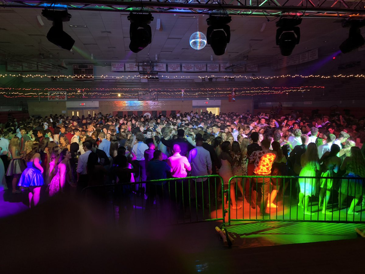 TheWoodWelder's tweet photo. Quite possibly the largest #JCHOCO dance ever. Great job @JeffCityStuco #FullGym https://t.co/suR34lJRC6