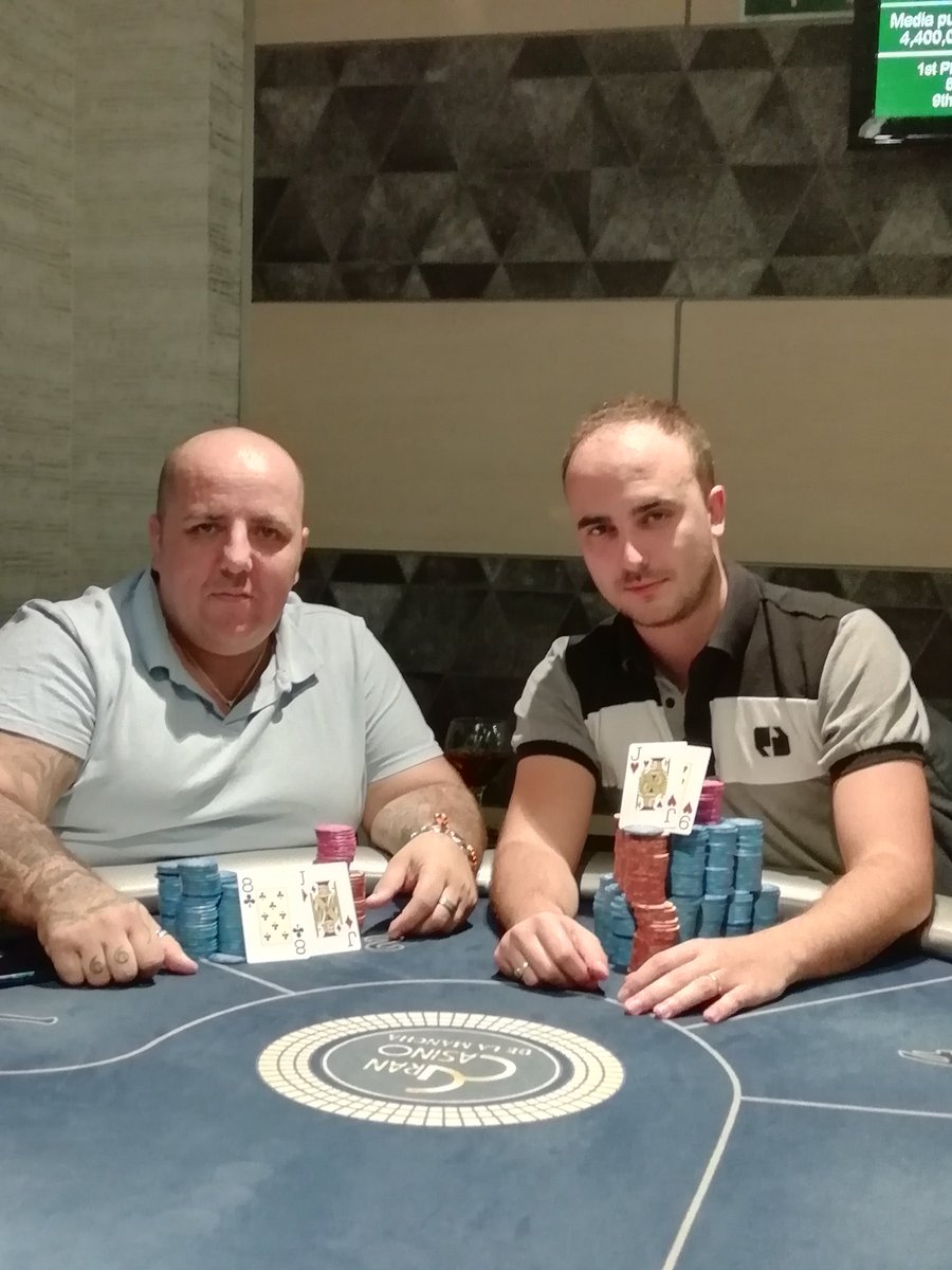 CasinoLaMancha's tweet photo. Ganadores de nuestro #MegaMensual

Con Mariano en lo más alto del podio.

Enhorabuena!!!

Os esperamos mañana con el #KOprogresivo https://t.co/cNR5vEk1AU