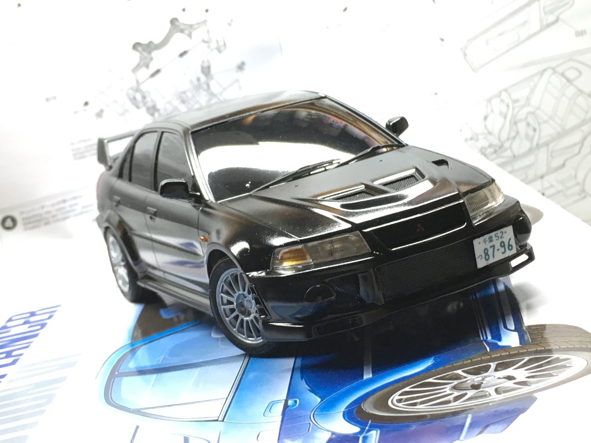 クロ Zzt231 Twitter પર 映画 Taxi2 より 三菱ランサーエボリューション を作成しました 劇中車なのでスモークガラスに塗装 3ナンバー車なのに5ナンバーのプレートが着いている点も再現 タミヤ プラモデル Taxi2 ランサーエボリューション 124scale