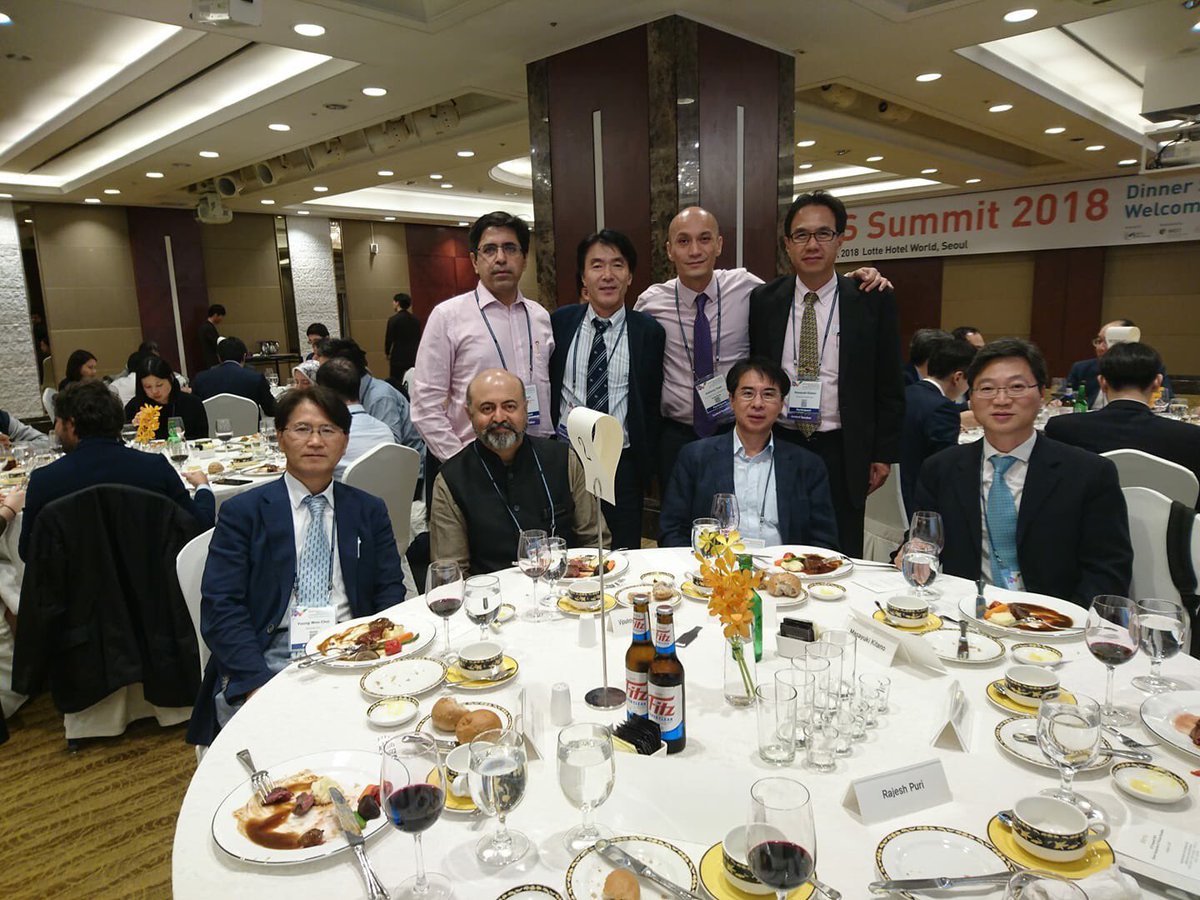 teoh_anthony's tweet photo. Eus summit in Seoul! Also managed to meet up with Jeremy Teoh who is I. Seoul at the same @jteoh_hk #siu #eus summit https://t.co/qXgnqK0vRk